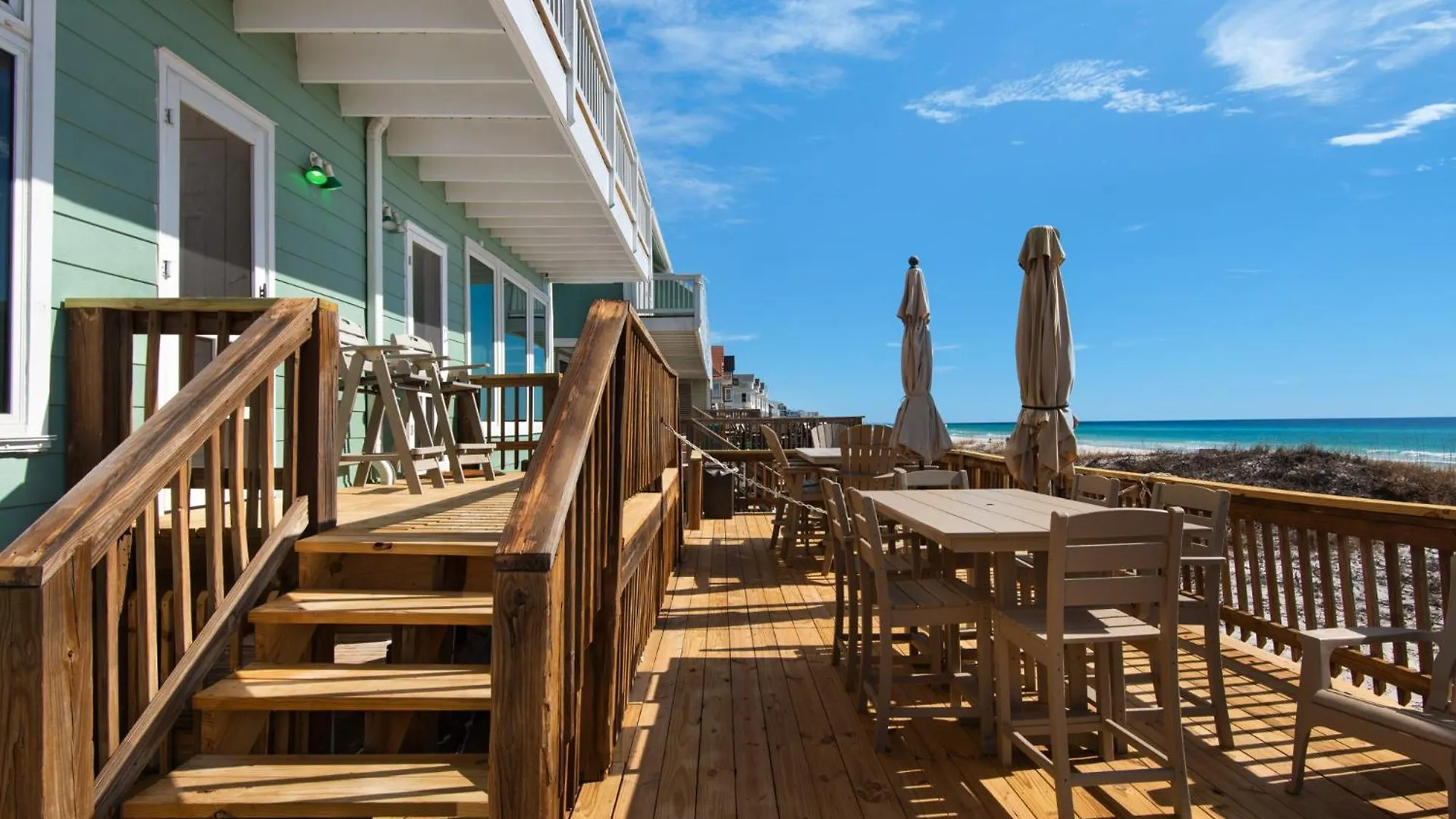 Quiet Surf Townhomes II #6 By Newman-Dailey 德斯廷 0*,
