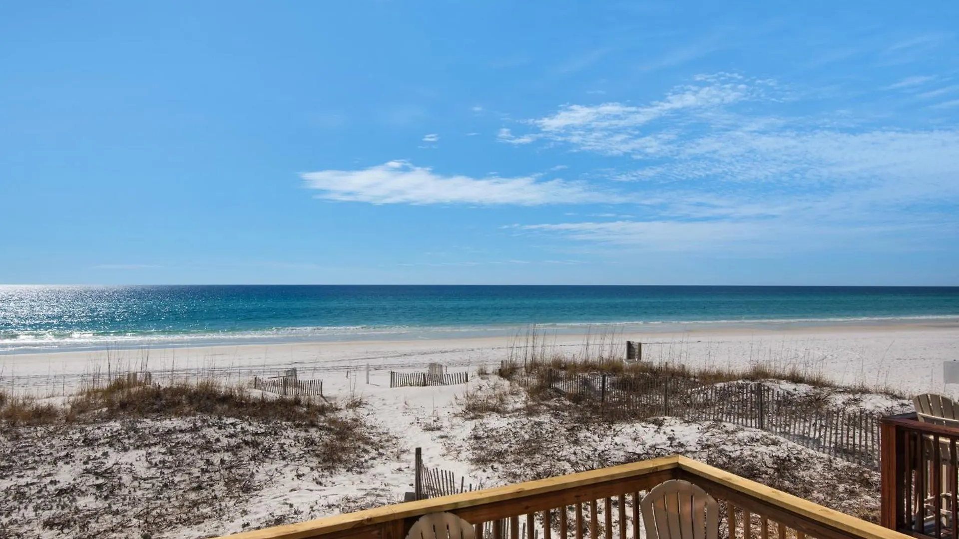 Quiet Surf Townhomes II #6 By Newman-Dailey دستين